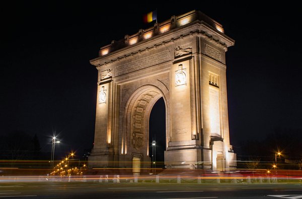 Où trouver une location de vacances en Bretagne avec des cours de voile et des excursions en bateau?