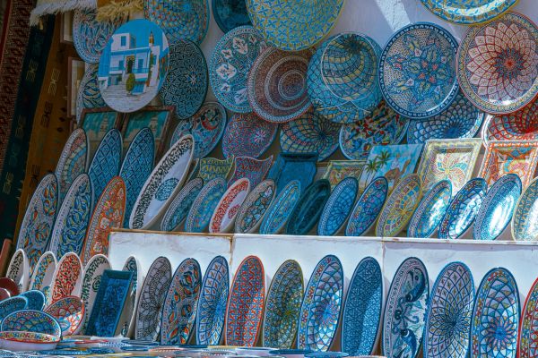 Où découvrir les traditions artisanales de la poterie en Tunisie : ateliers et marchés recommandés ?